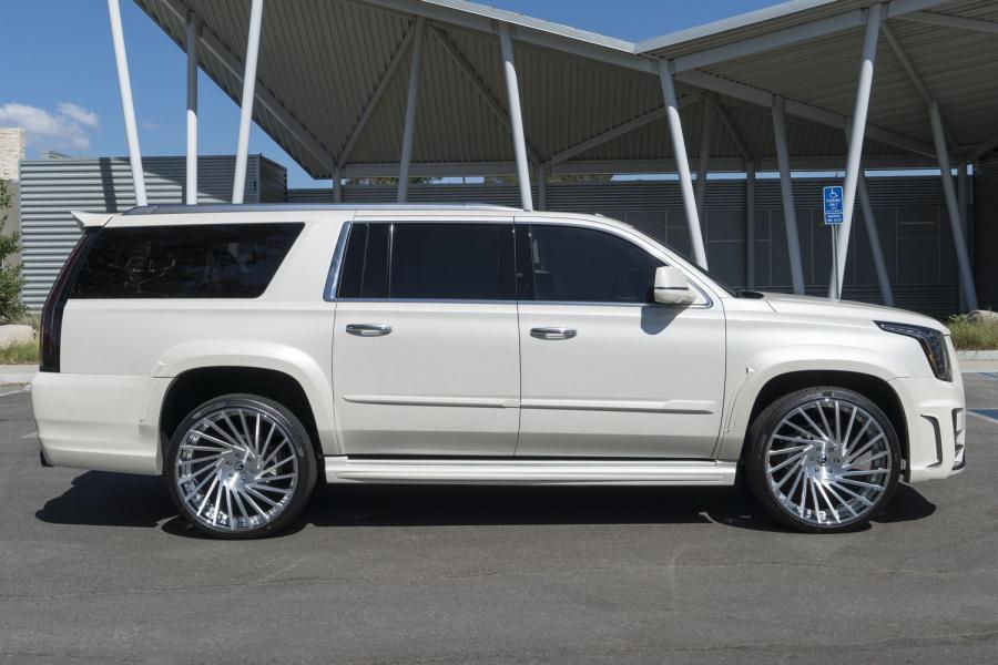  Cadillac Escalade on Forgiato Wheels (Ventoso-ECL) 2016 года  (фото 2 из 8)